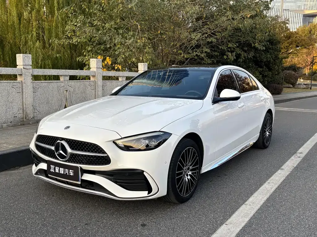 Mercedes-Benz C-Class — фото 1