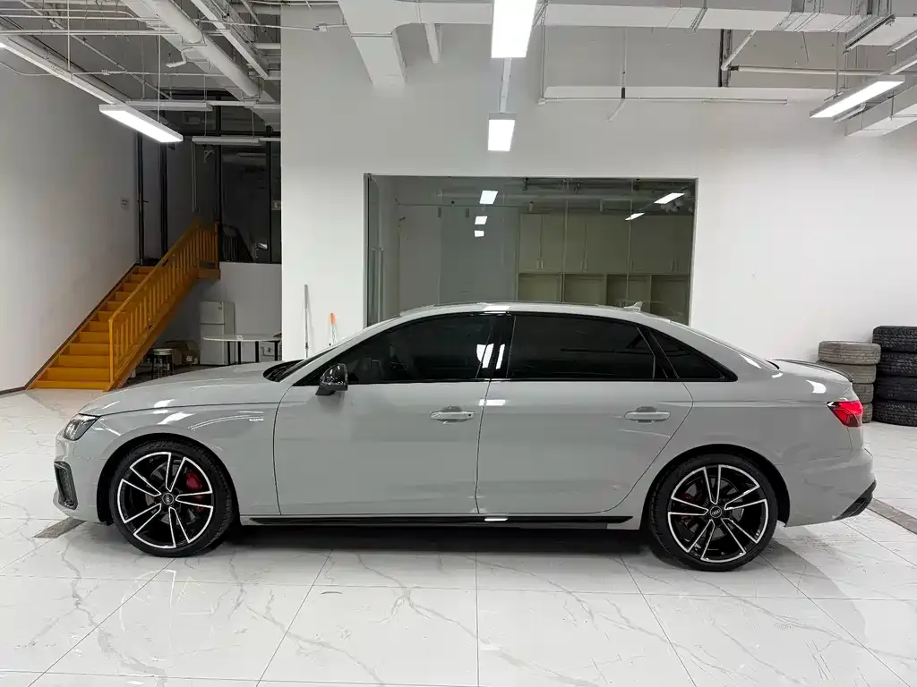 Audi A4L — фото 5