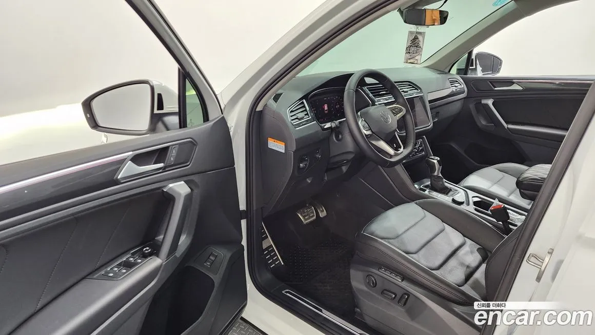 Volkswagen Tiguan — фото 8