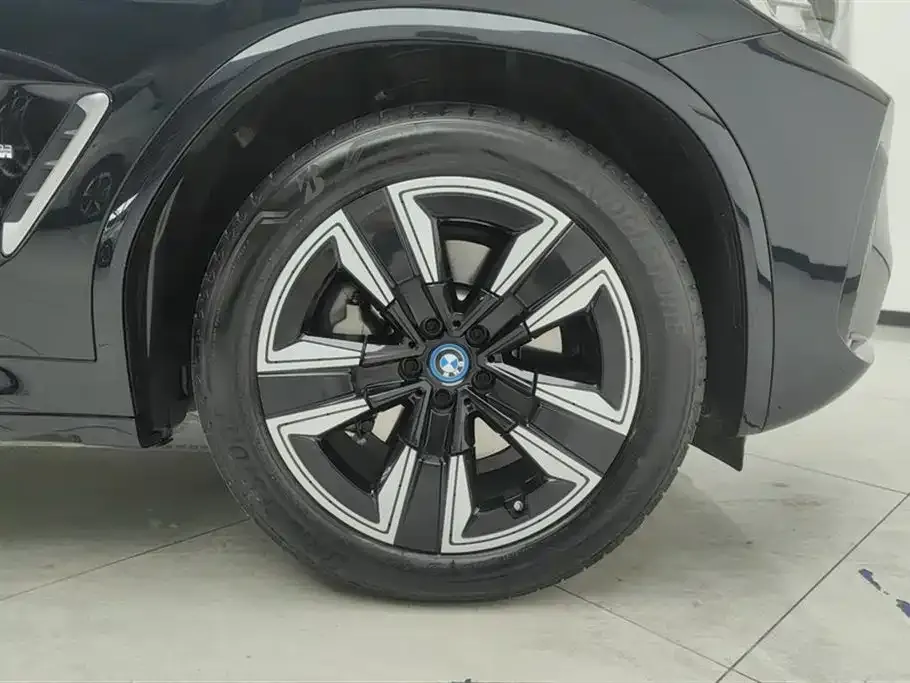 BMW iX3 2024 из CN, фото 2