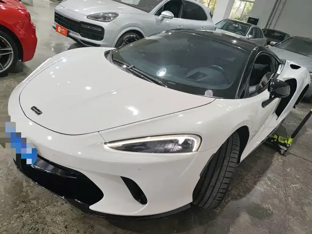 McLaren GT