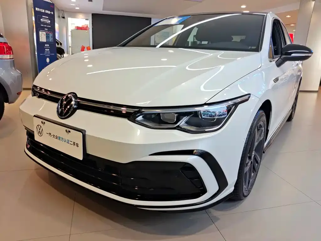 Volkswagen Golf 2024 из CN, фото 1