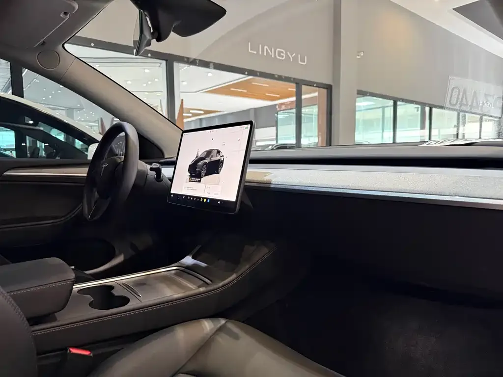 Tesla Model Y — фото 2
