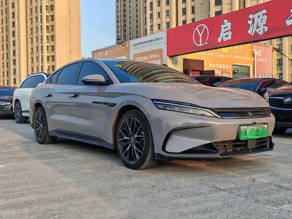 BYD Han — фото 10