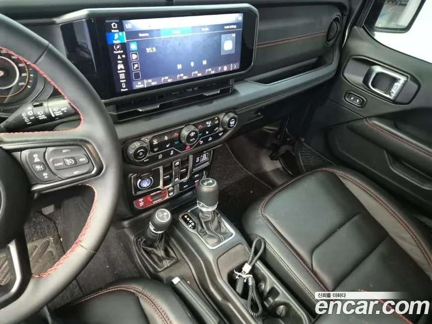 Jeep Wrangler 2024 из KR, фото 8
