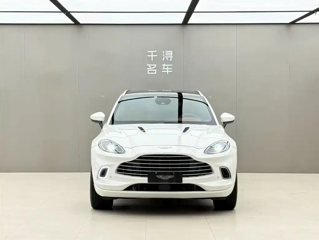 Aston Martin DBX — фото 2