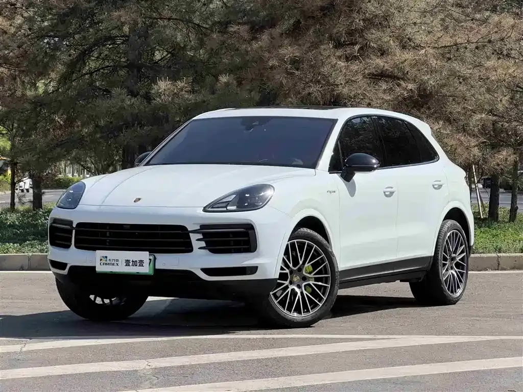 Porsche Cayenne Hybrid — фото 1