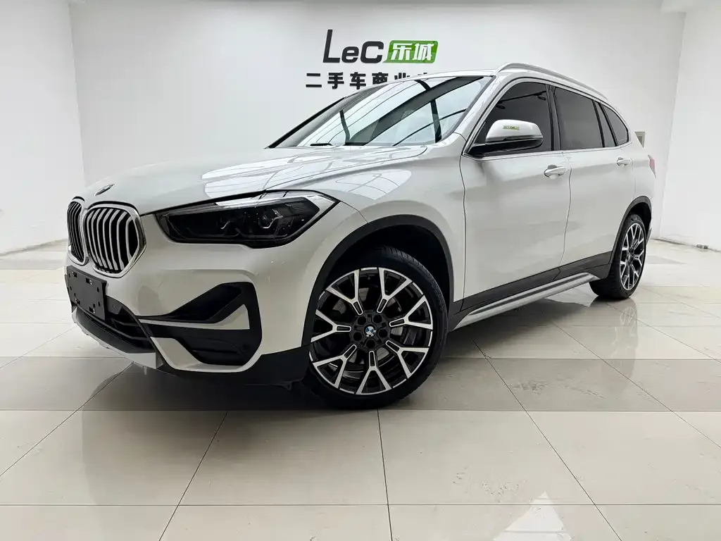 BMW X1 — фото 1