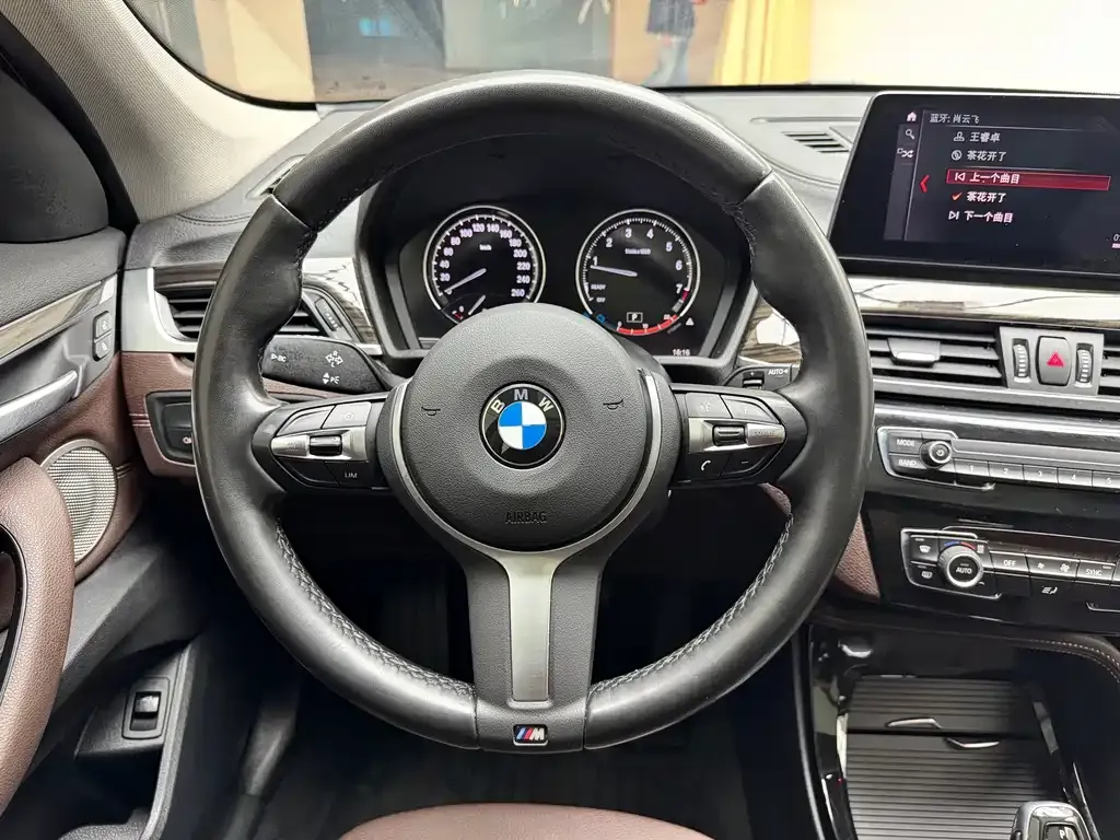 BMW X1 — фото 10
