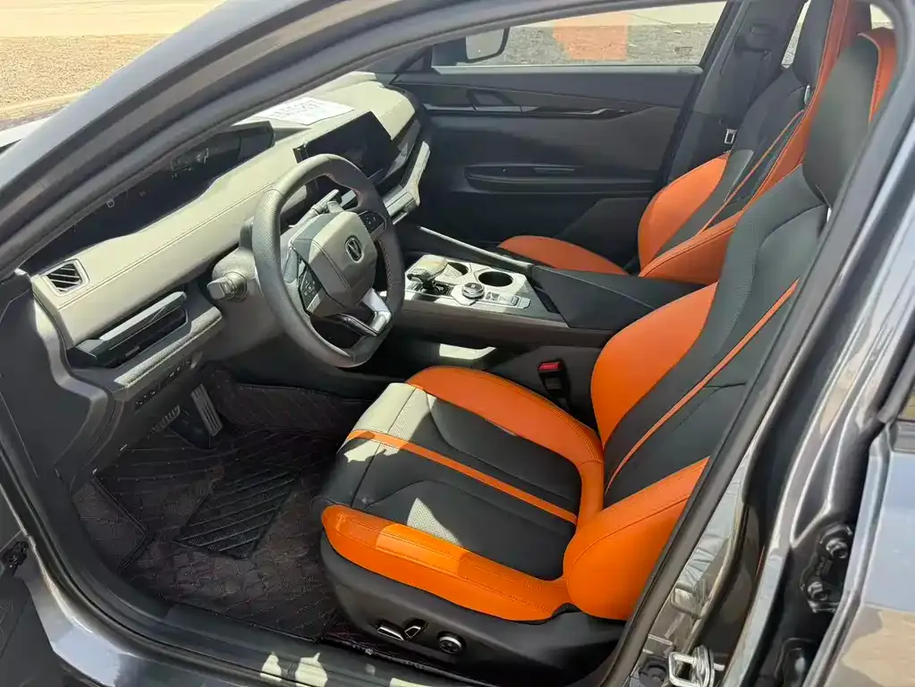Changan UNI-V 2026 из CN, фото 2