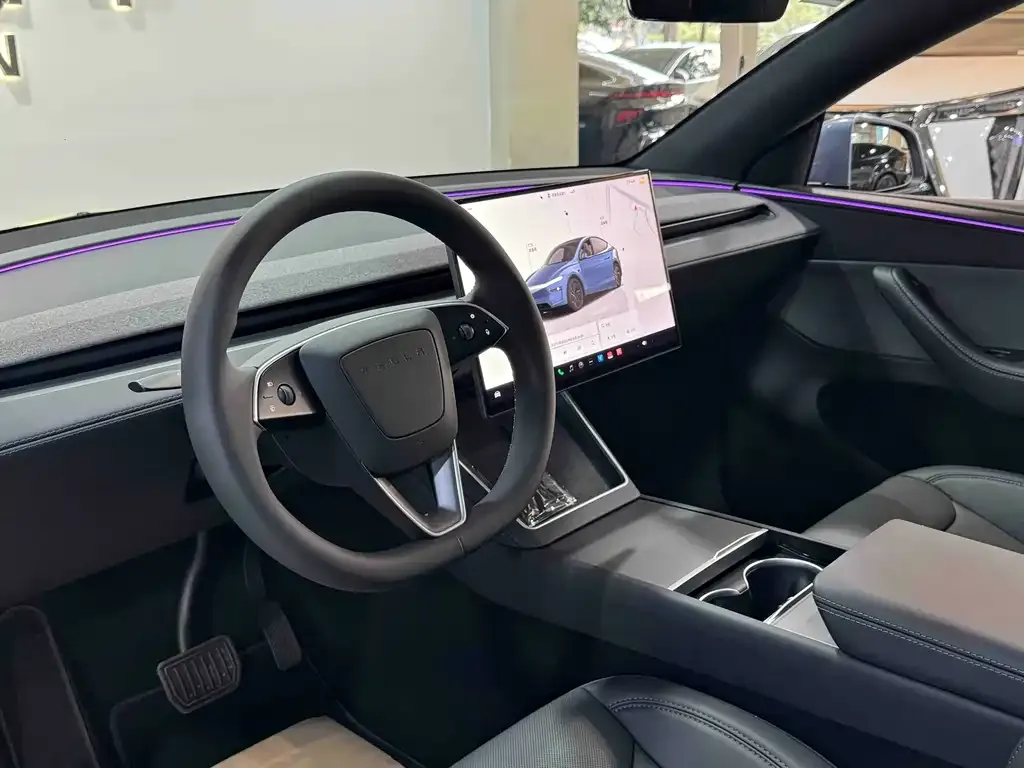 Tesla Model Y — фото 7