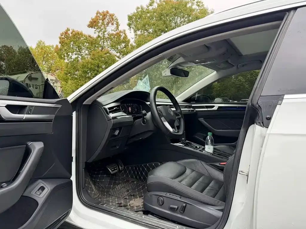 Volkswagen CC 2023 из CN, фото 3