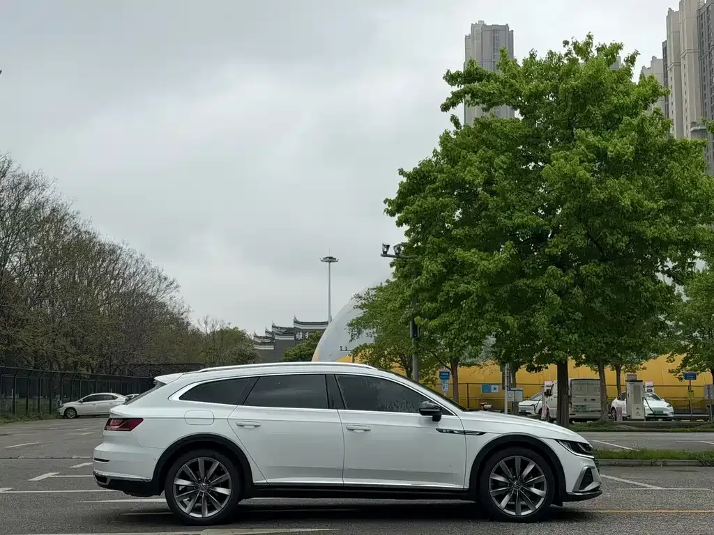 Volkswagen CC 2023 из CN, фото 4