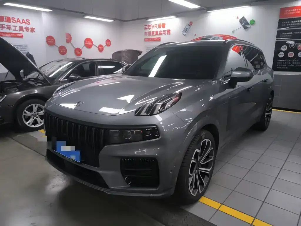 Lynk & Co 09
