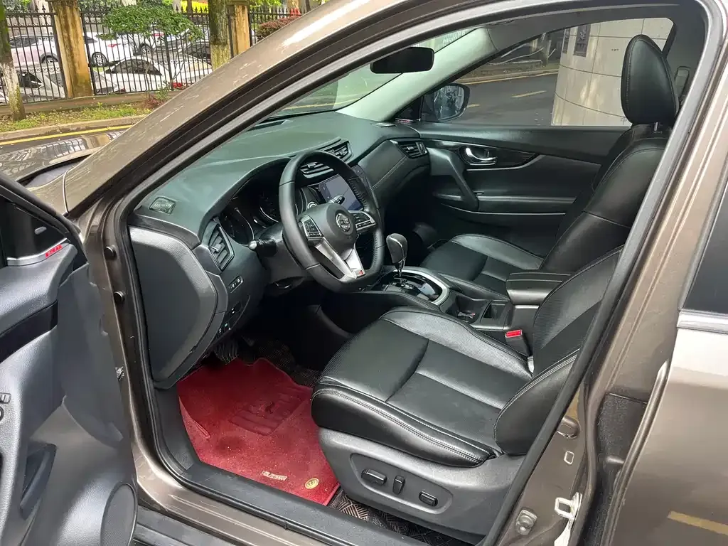 Nissan X-Trail 2021 из CN, фото 2
