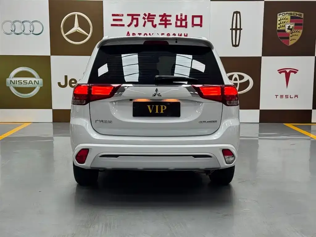 Mitsubishi Outlander — фото 3