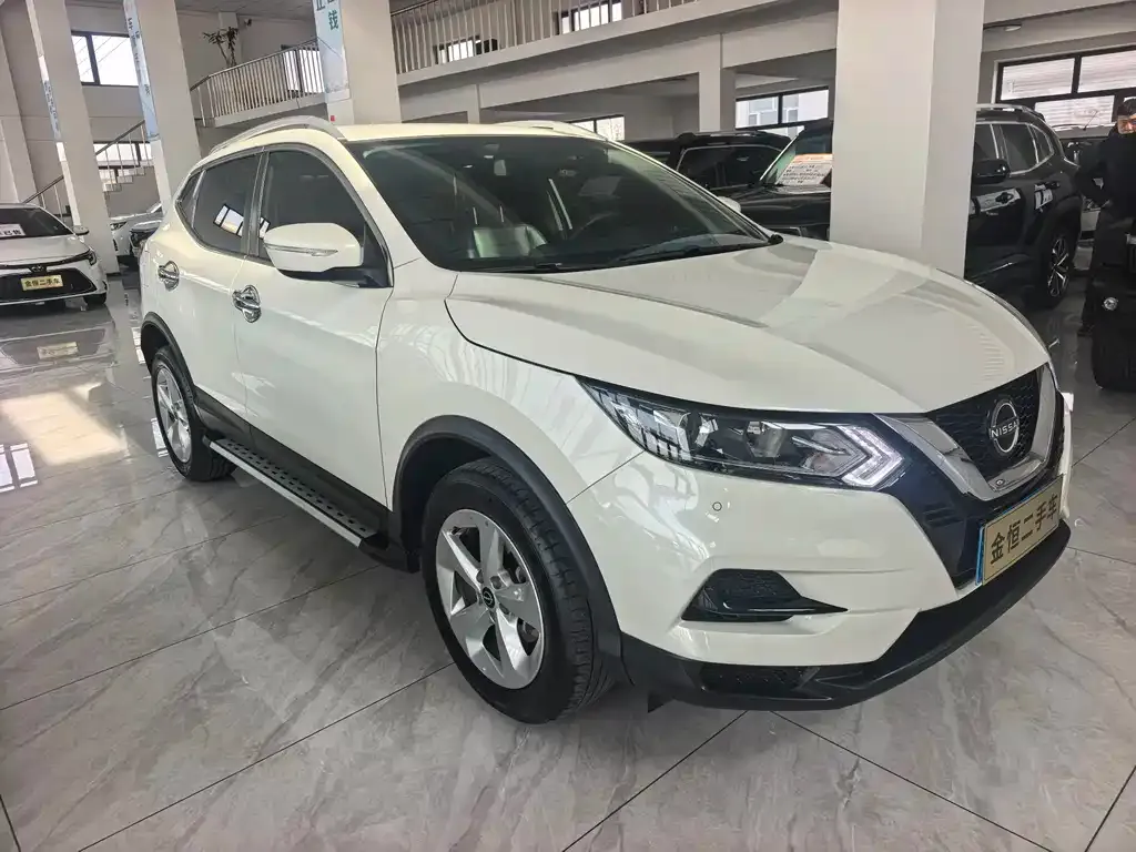 Nissan Qashqai — фото 8