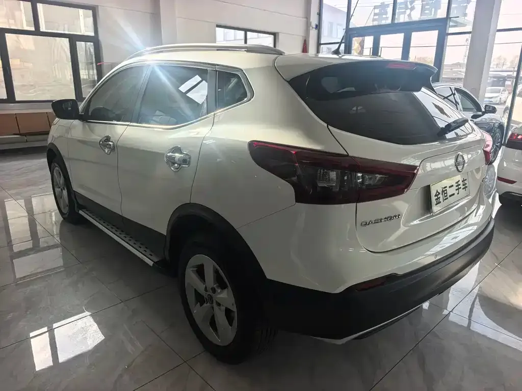 Nissan Qashqai — фото 4
