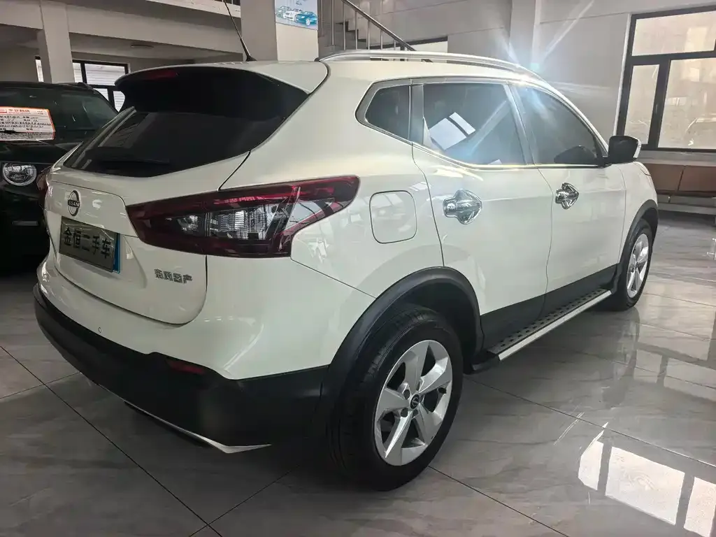 Nissan Qashqai — фото 5