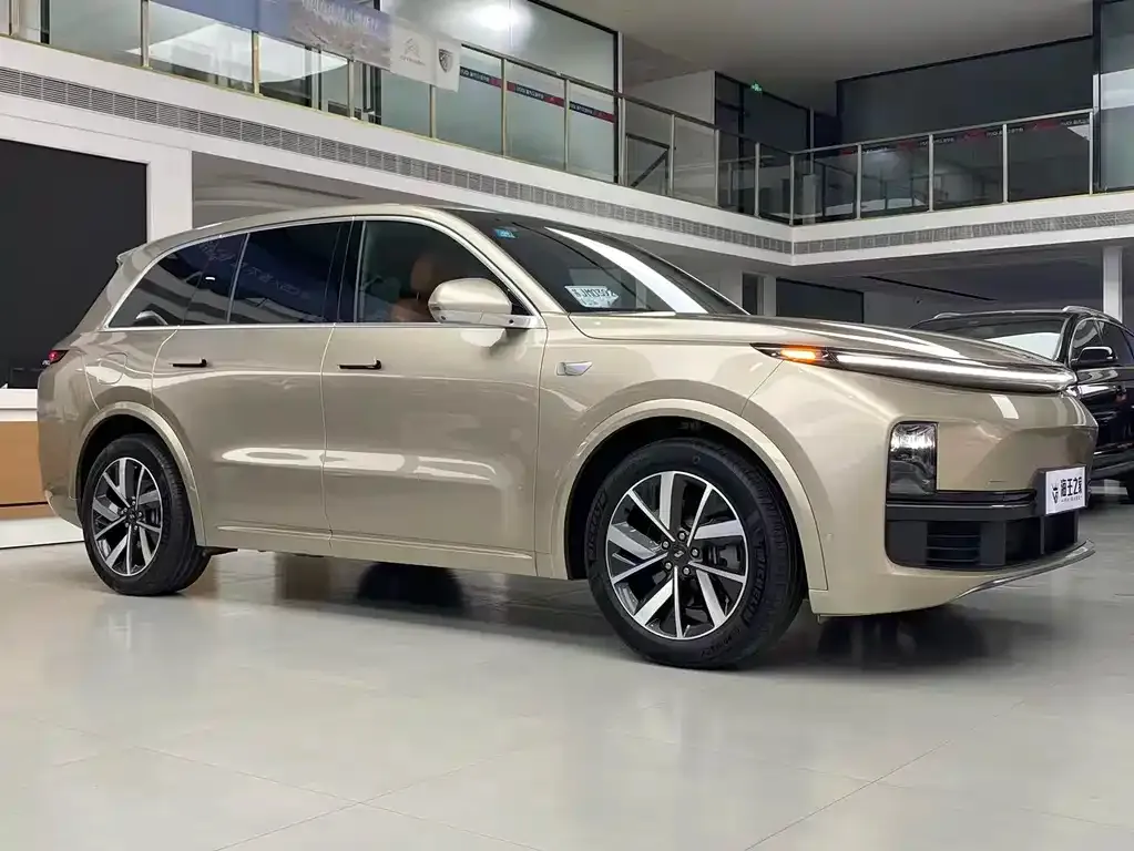Li Auto L8 2023 из CN, фото 2