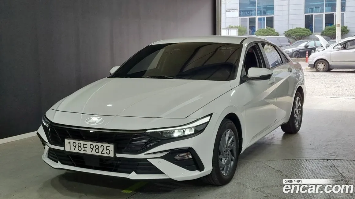 Hyundai AVANTE — фото 1