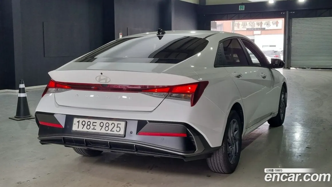 Hyundai AVANTE — фото 2
