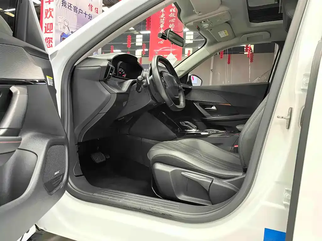 Peugeot 2008 2022 из CN, фото 6
