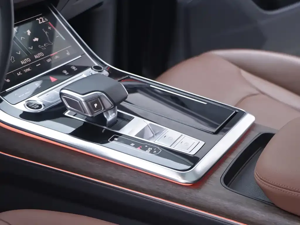 Audi Q7 2021 из CN, фото 4