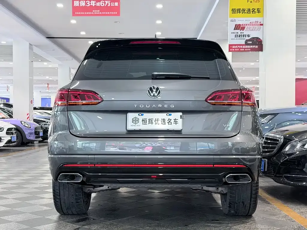 Volkswagen Touareg — фото 8