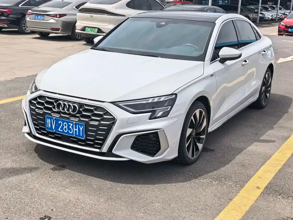 Audi A3 — фото 1