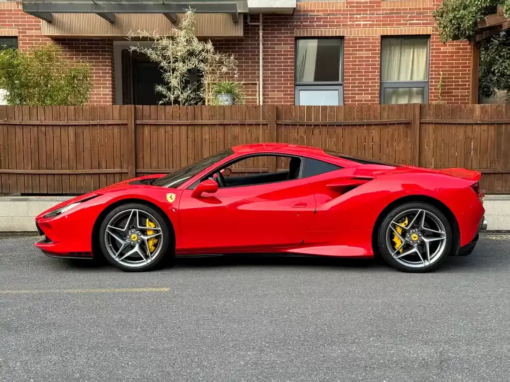 Ferrari F8 — фото 6