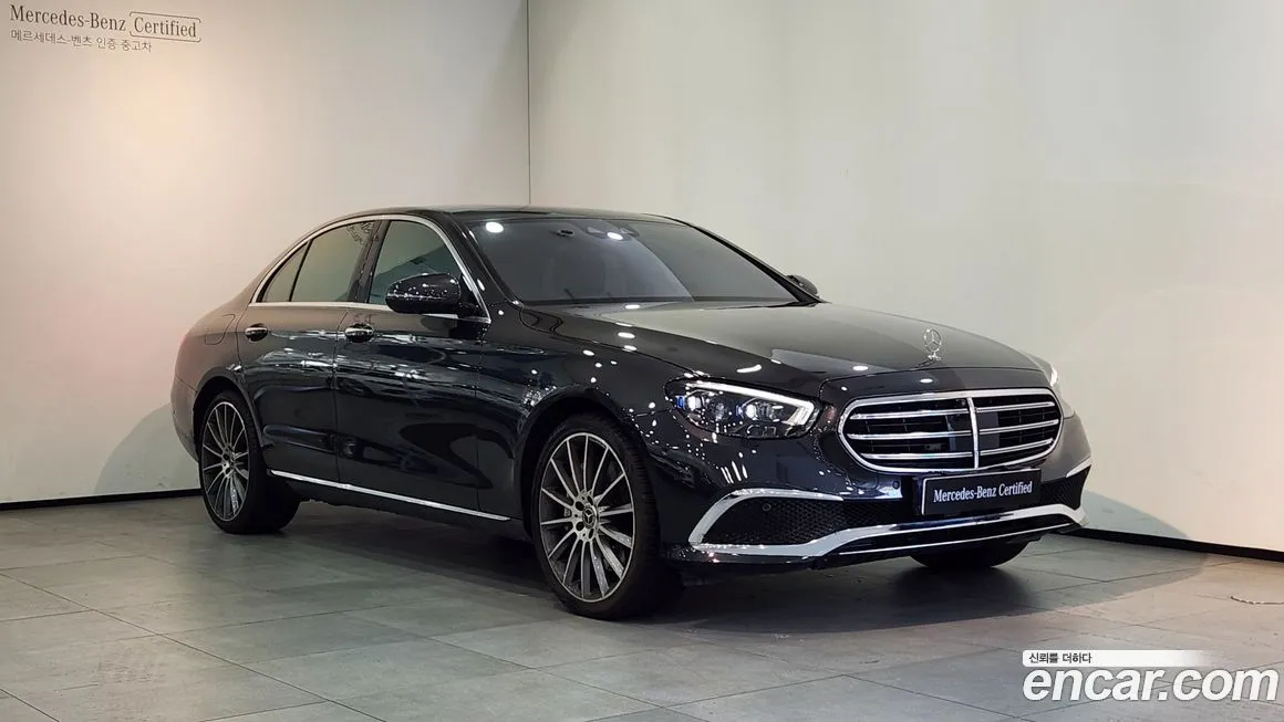 Mercedes-Benz E-Class — фото 1