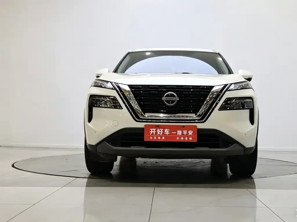 Nissan X-Trail — фото 1
