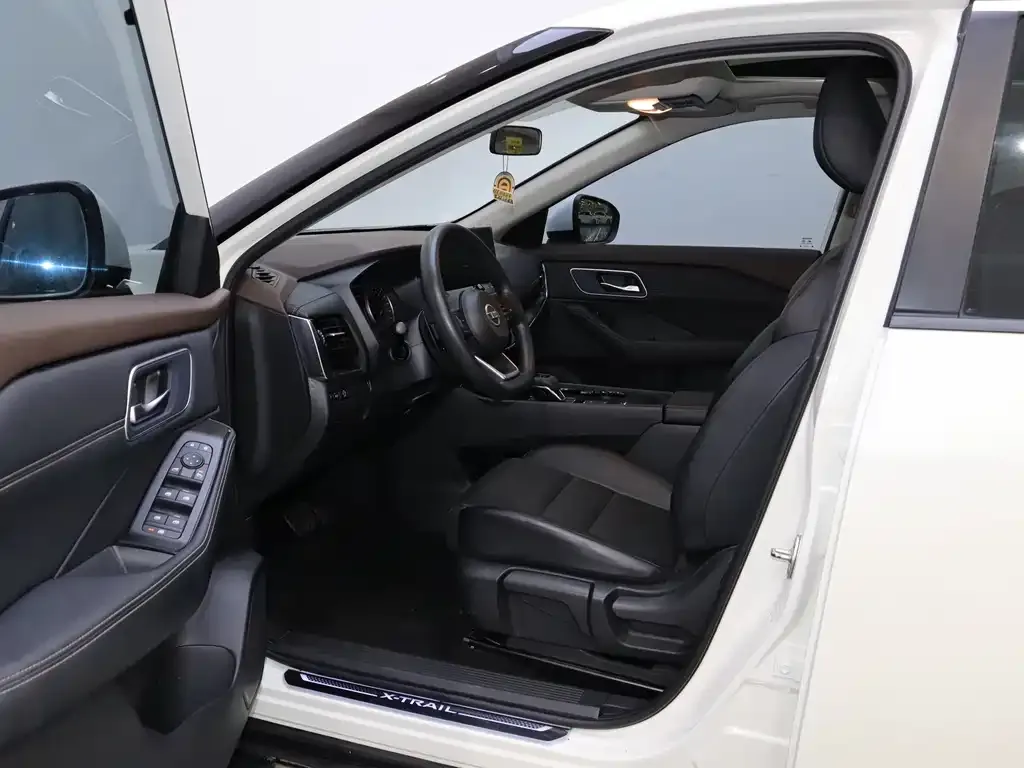 Nissan X-Trail — фото 10