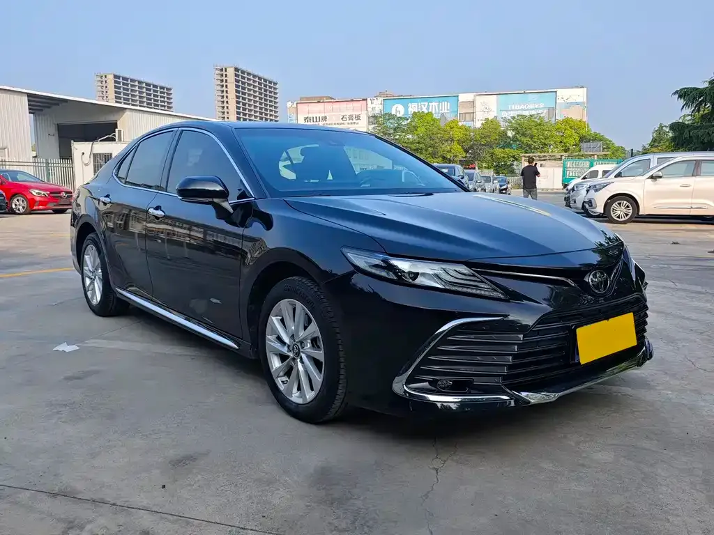 Toyota Camry — фото 6