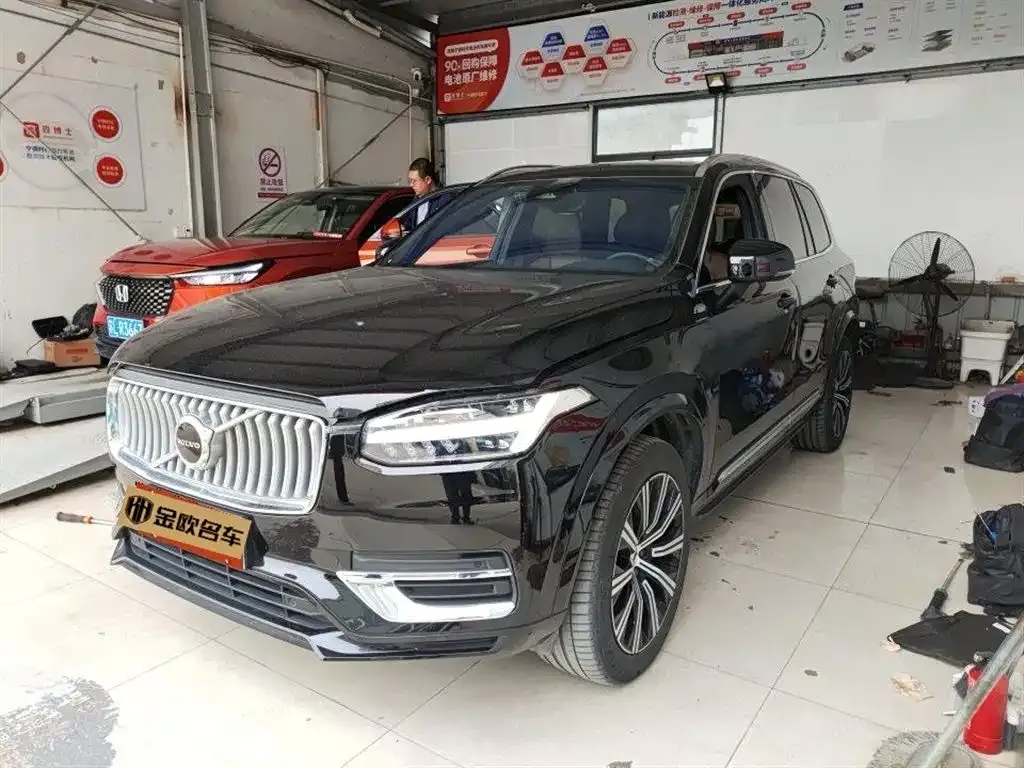 Volvo XC90 — фото 1