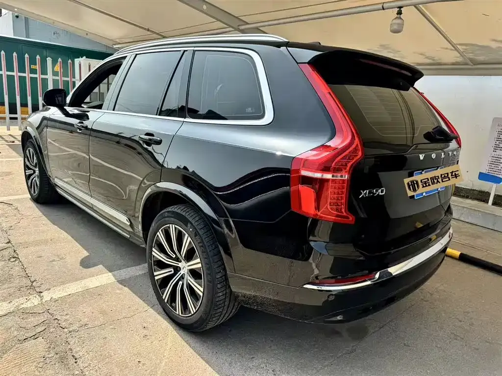 Volvo XC90 — фото 8