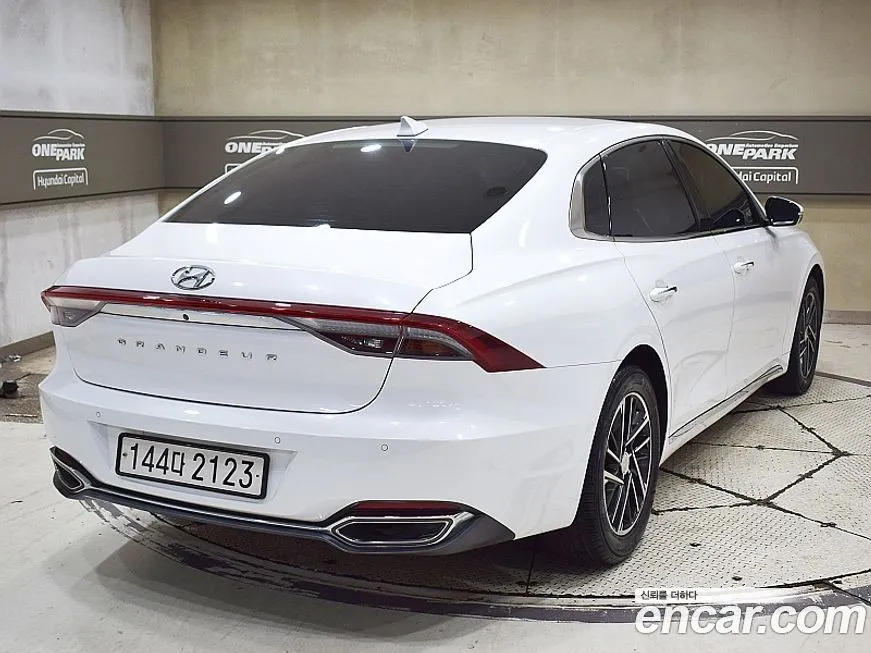 Hyundai Grandeur — фото 10