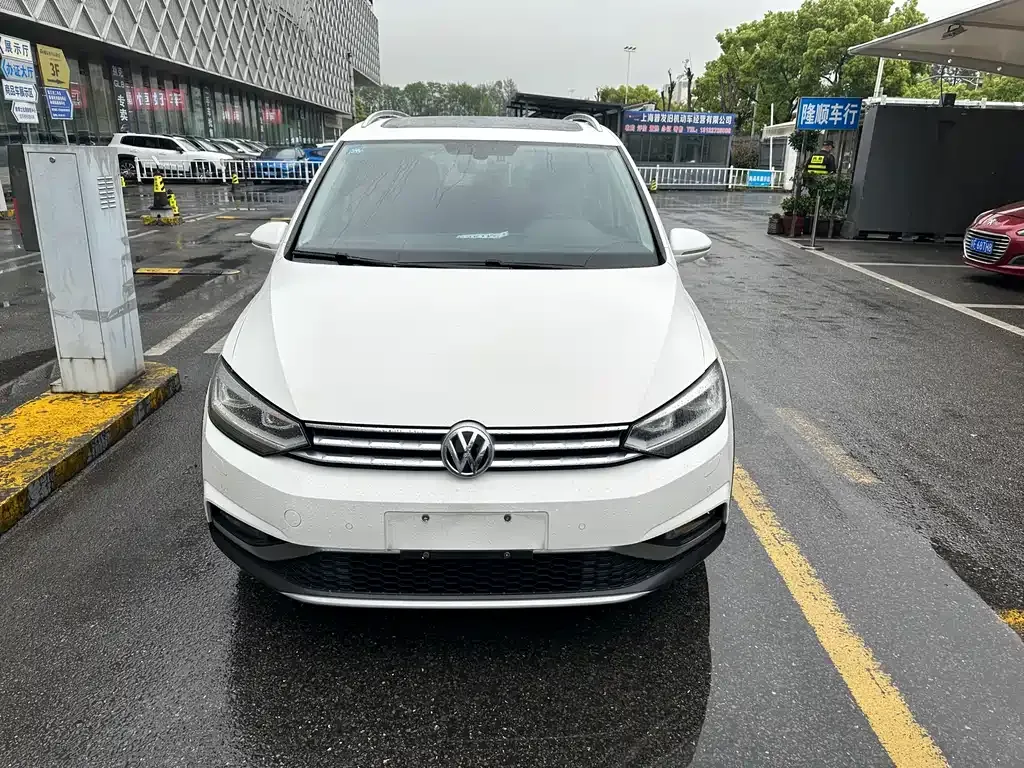 Volkswagen Touran 2021 из CN, фото 9