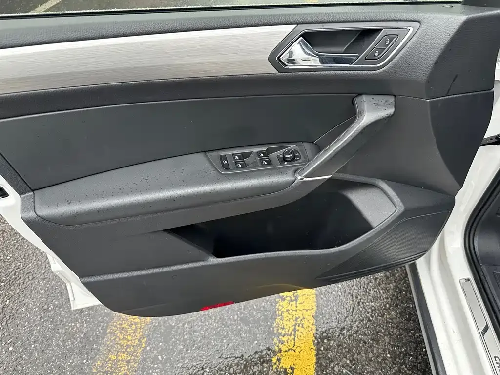 Volkswagen Touran 2021 из CN, фото 5