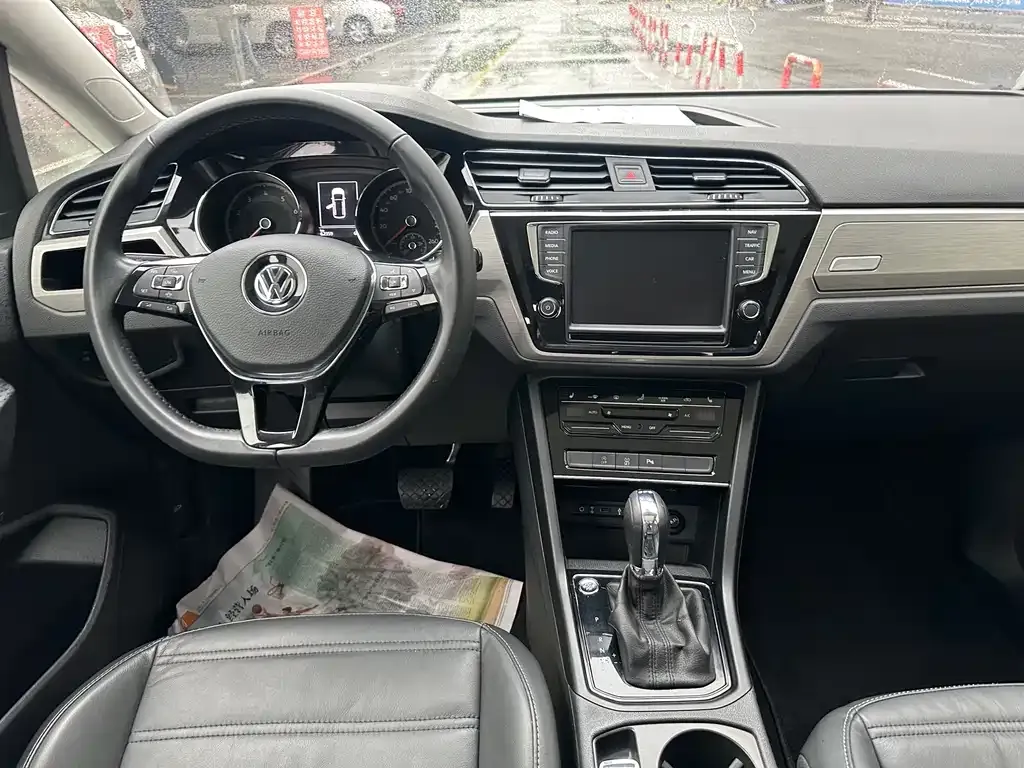 Volkswagen Touran 2021 из CN, фото 4