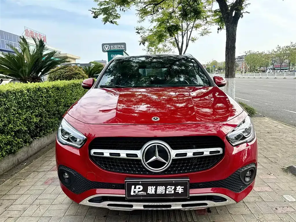 Mercedes-Benz GLA — фото 1