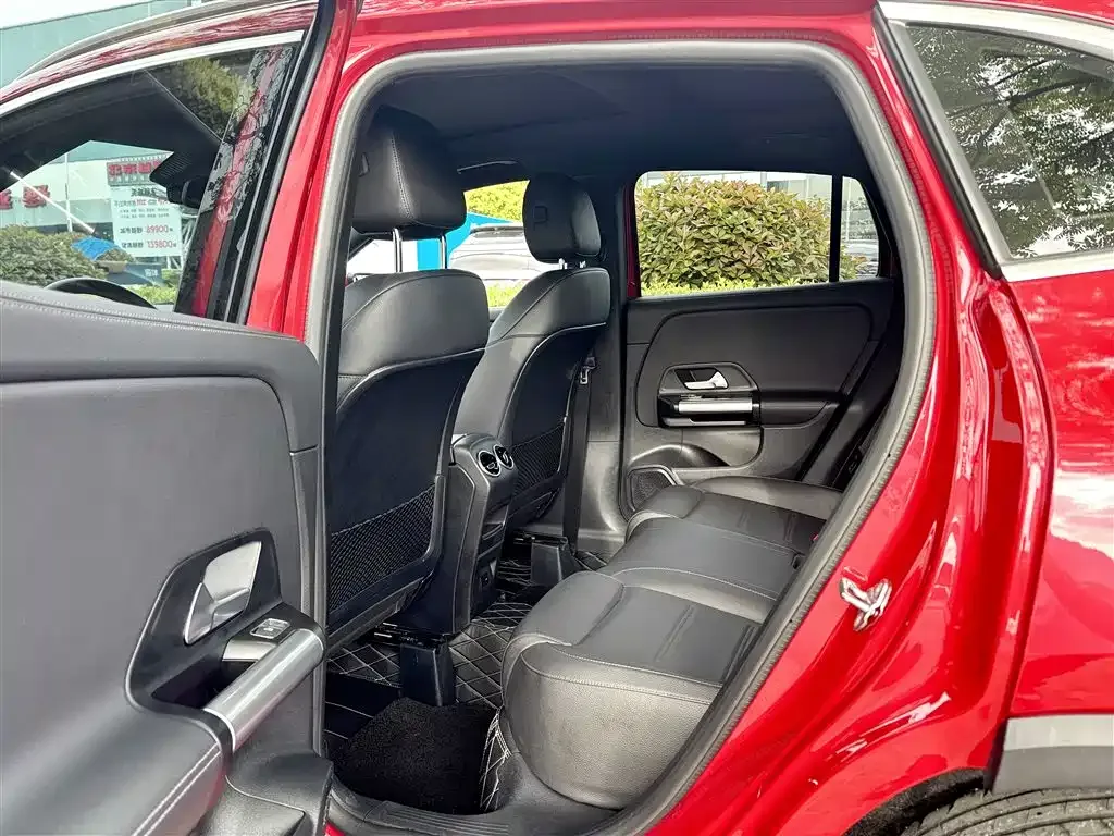 Mercedes-Benz GLA — фото 6