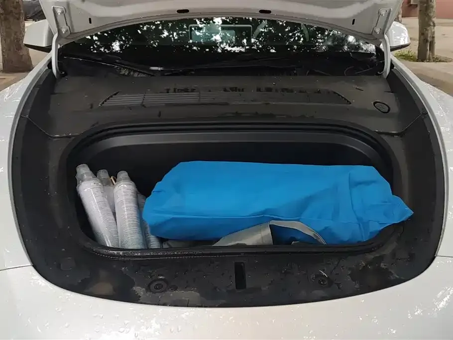 Tesla Model Y — фото 6