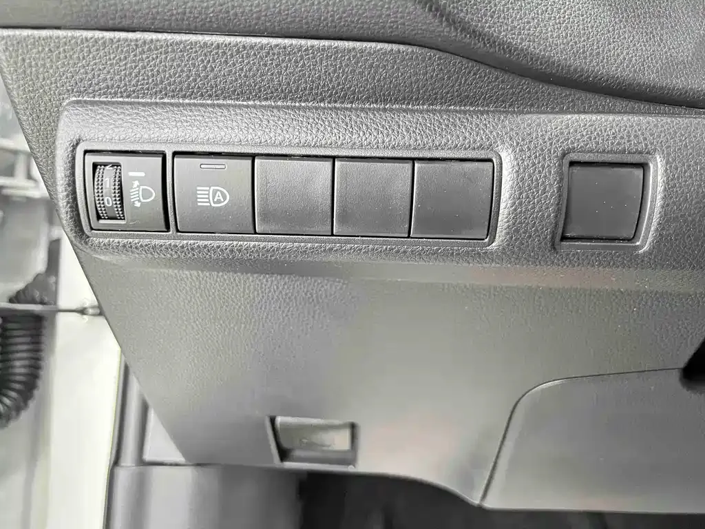 Toyota Corolla — фото 5