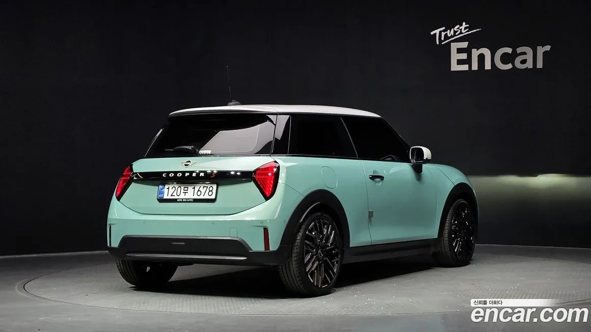 Mini Cooper 2025 из KR, фото 2