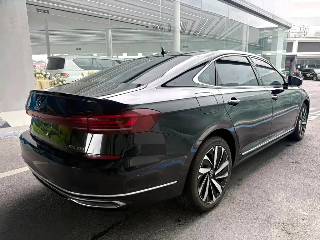 Volkswagen Passat — фото 5