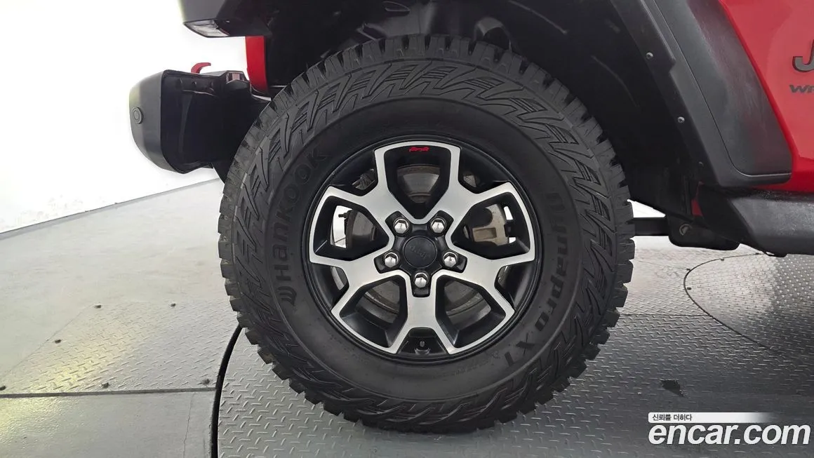 Jeep Wrangler — фото 10
