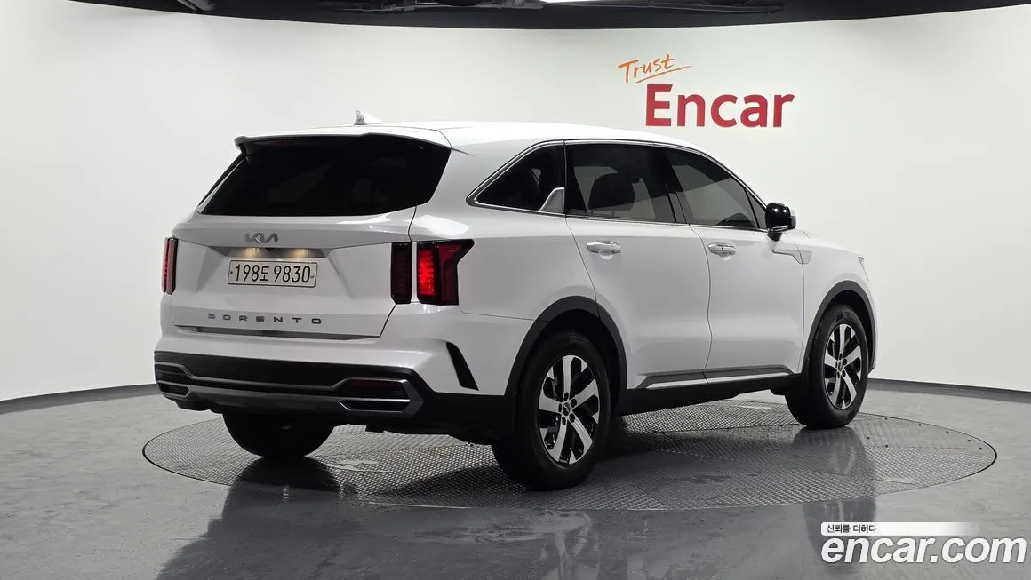 Kia Sorento — фото 8
