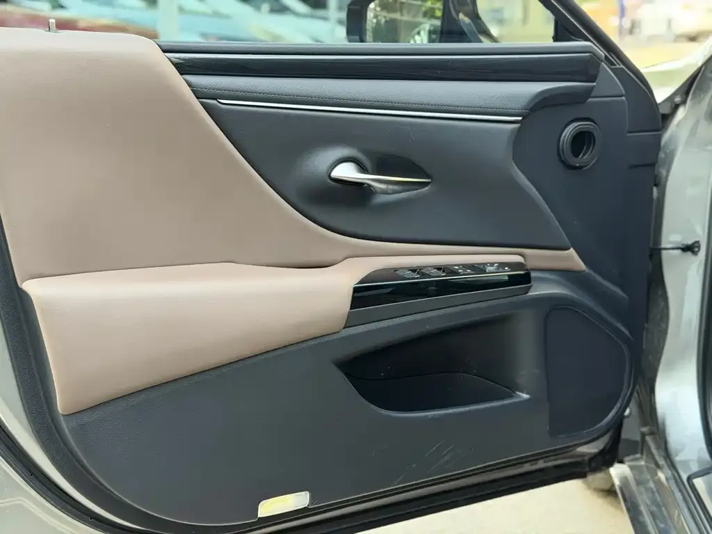 Lexus ES 2024 из CN, фото 2